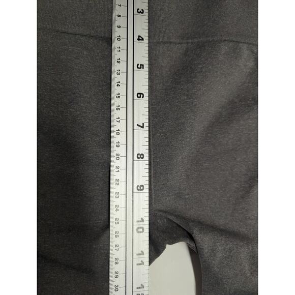 Fabletics Compression Leggings Gray Cut Out Size Small - Picture 7 of 9